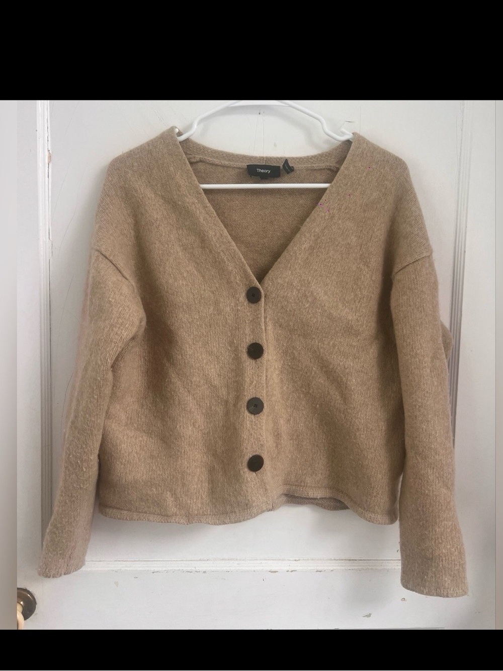 Theory Cashmere Wool Tan
Sweater $298 Size PS